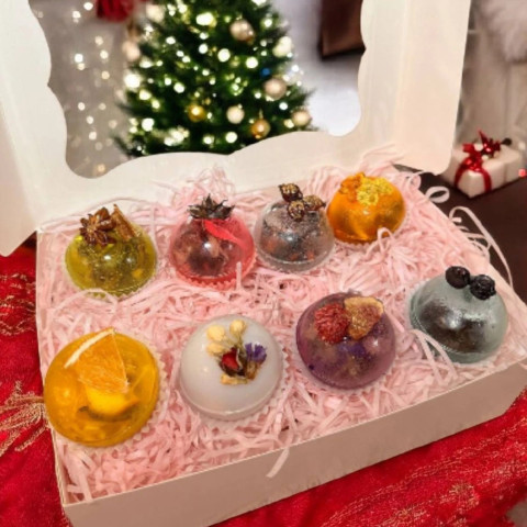 ЧАЙНІ БОМБОЧКИ РУЧНОЇ РОБОТИ В ПОДАРУНКОВІЙ УПАКОВЦІ